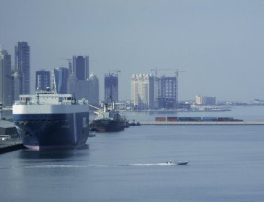 Κλονισμός στη διεθνή ναυτιλία από το ξαφνικό αποκλεισμό του Κατάρ